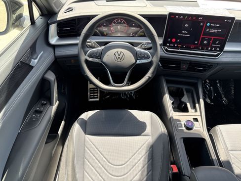 New 2026 Volkswagen Tiguan SE R-Line FWD image 14