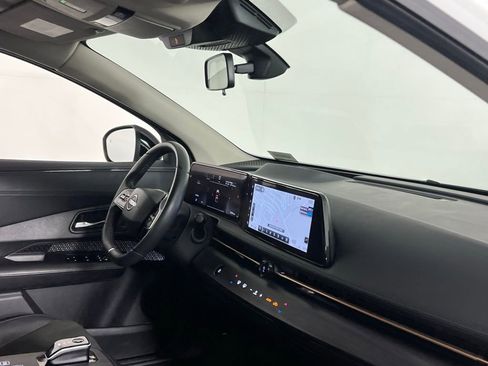 Used 2024 Nissan Ariya AWD image 30