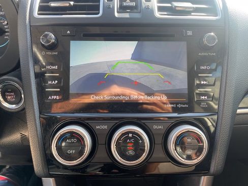 Used 2017 Subaru Forester 2.5i Touring AWD/4WD image 11
