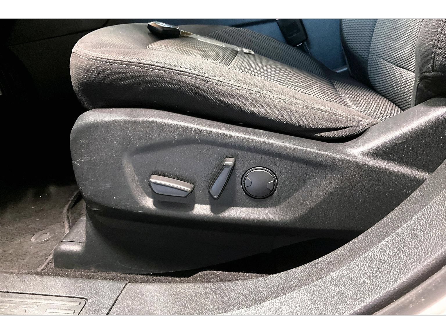 Used 2019 Ford Explorer XLT w/ Equipment Group 201A AWD/4WD image 27