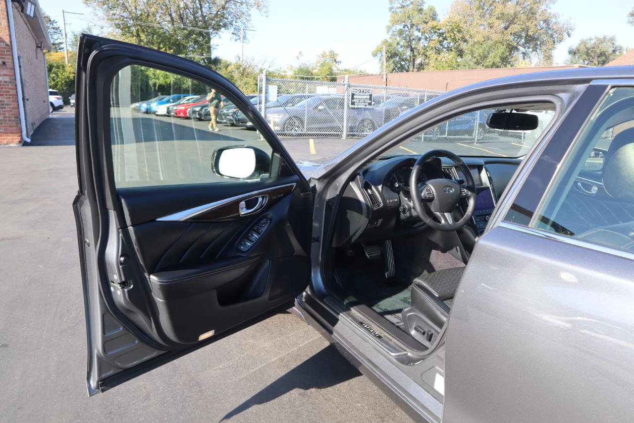 Used 2015 INFINITI Q50 AWD w/ Technology Package image 18