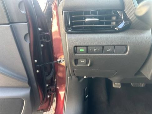Used 2025 Nissan Sentra SV FWD image 18