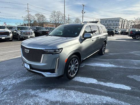 Certified 2024 Cadillac Escalade ESV Premium Luxury Platinum w/ Heavy-Duty Trailer Package image 3