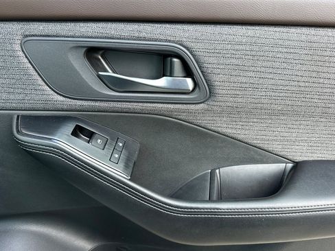 Used 2023 Nissan Rogue SV image 20