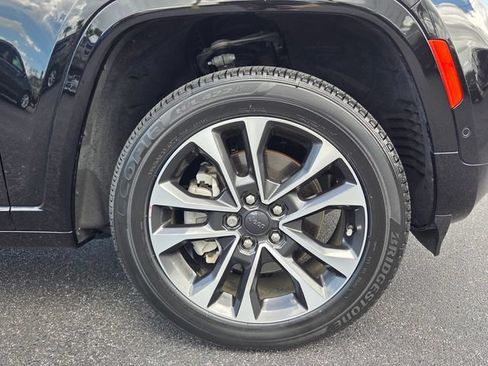 Used 2023 Jeep Grand Cherokee L Overland RWD image 9