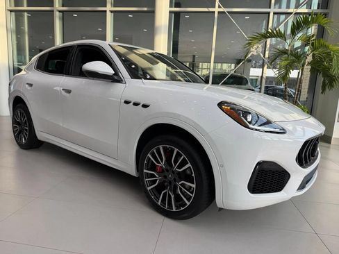 Used 2025 Maserati Grecale Modena AWD/4WD image 15