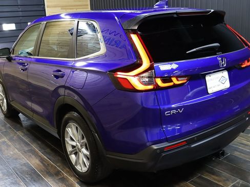 Used 2025 Honda CR-V EX-L image 3