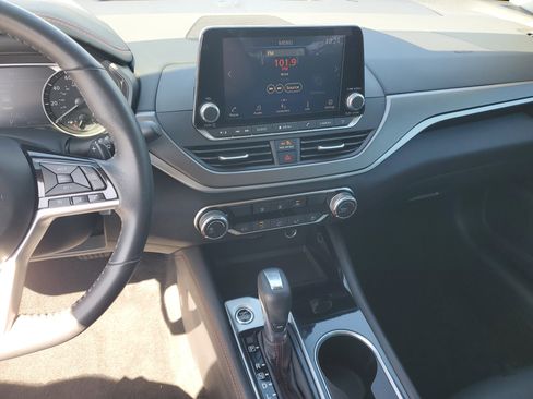 Certified 2025 Nissan Altima 2.5 SR image 20