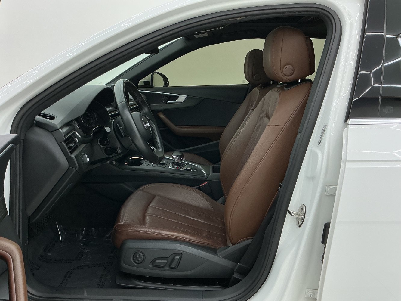 Used 2019 Audi A4 2.0T Premium w/ Convenience Package FWD image 14