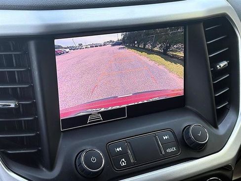 Used 2023 GMC Acadia SLE w/ Driver Convenience Package FWD image 29