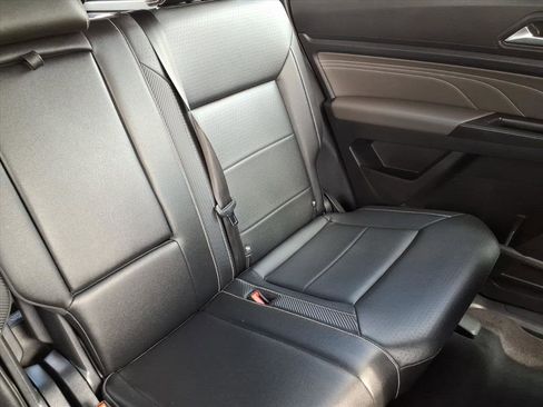 Used 2023 Volkswagen Atlas Cross Sport SE image 24