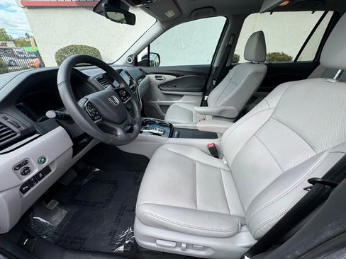 Used 2022 Honda Pilot Elite image 11