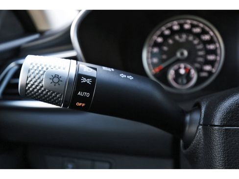 Used 2026 Genesis G70 2.5T image 19