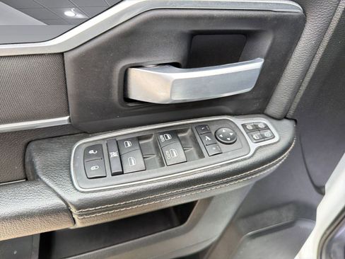 Used 2024 RAM 2500 Big Horn AWD/4WD image 13
