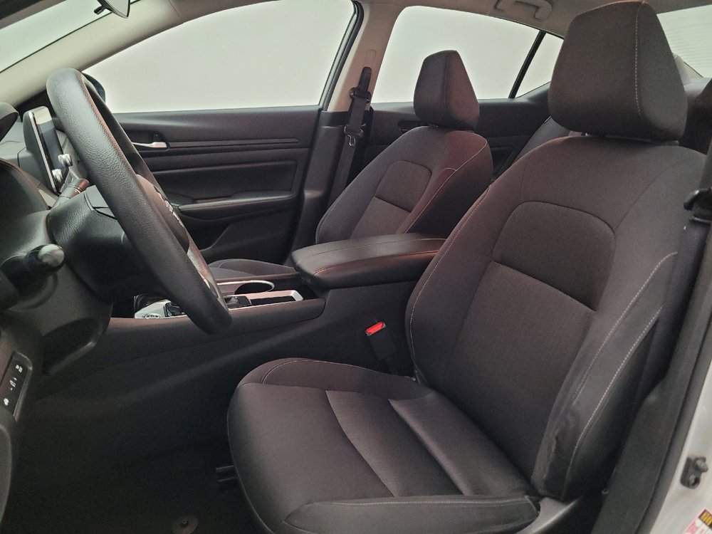 Used 2024 Nissan Altima 2.5 SV FWD image 17
