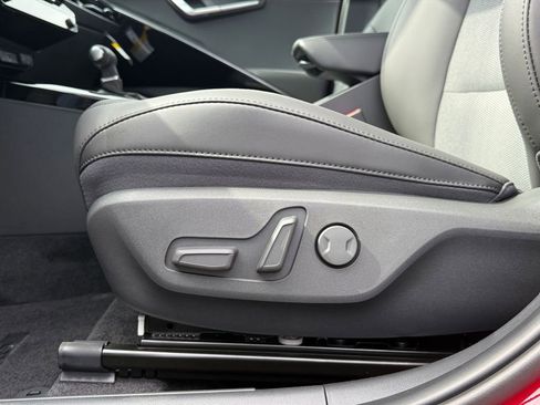 New 2025 Kia Niro EX Touring image 17