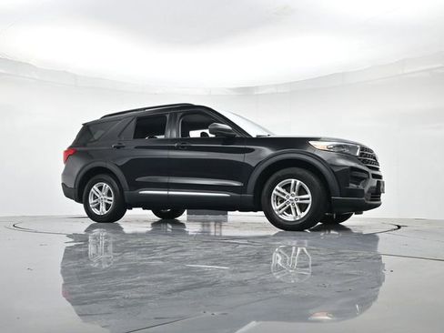 Used 2022 Ford Explorer XLT w/ Class IV Trailer Tow Package image 32
