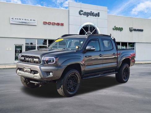 Used 2014 Toyota Tacoma 4x4 Double Cab w/ TRD Sport Package image 7