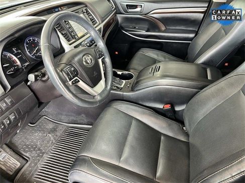 Used 2016 Toyota Highlander Limited image 28