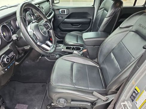 Used 2021 Jeep Wrangler Unlimited Sahara w/ Cold Weather Group image 17