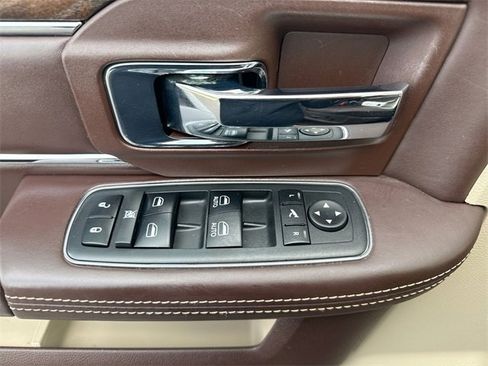 Used 2017 RAM 1500 Laramie Longhorn image 15