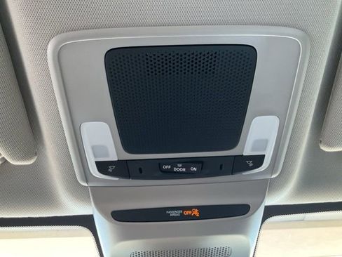 Certified 2025 Honda HR-V LX image 18