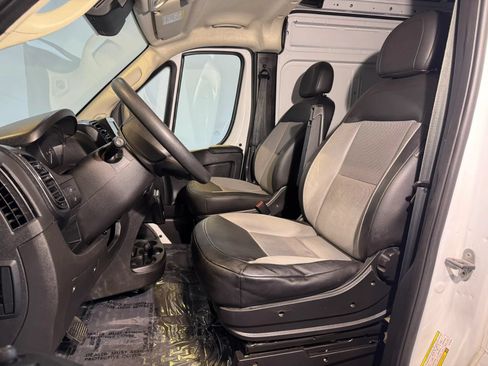 Used 2024 RAM ProMaster 2500 w/ Convenience Group FWD image 9