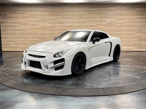 Used 2010 Nissan GT-R Premium AWD/4WD image 7