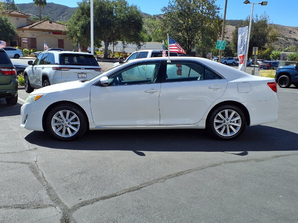 Used 2012 Toyota Camry XLE w/ Leather Pkg FWD image 3