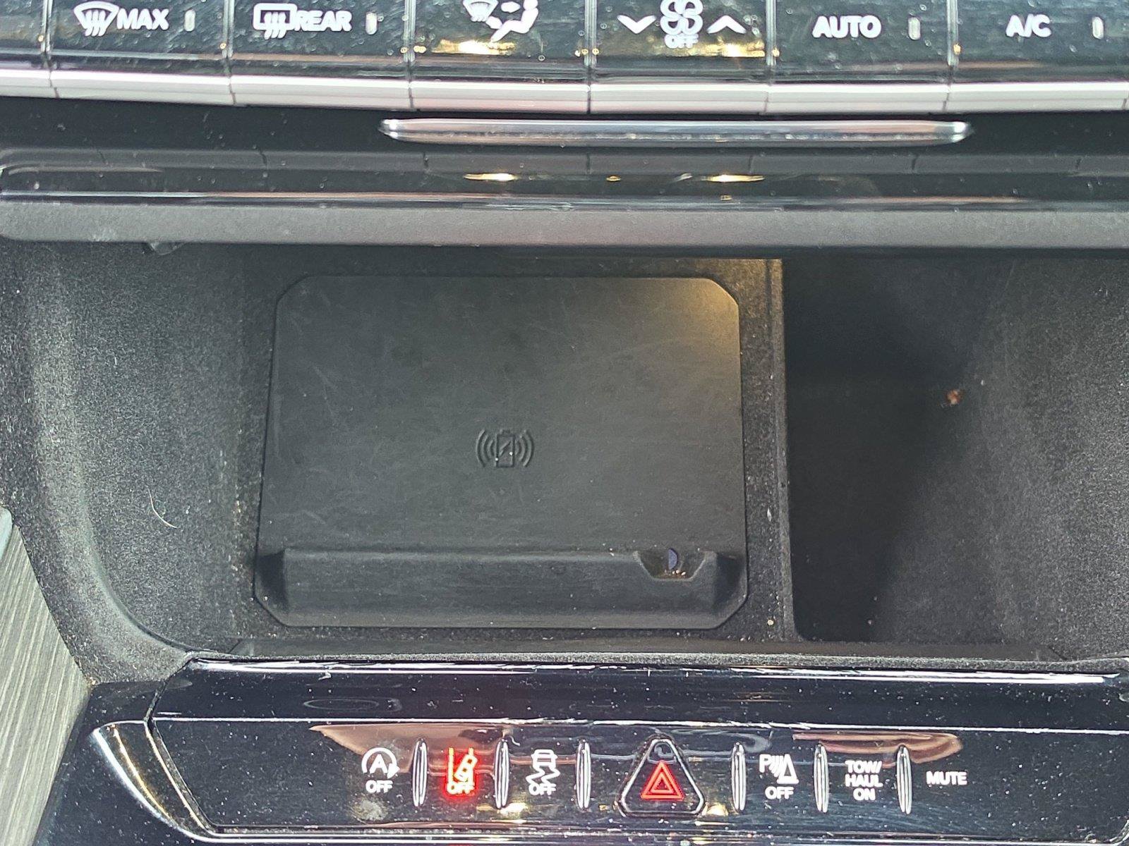 Used 2024 Jeep Wagoneer Series III AWD/4WD image 28