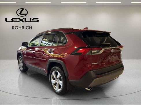 Used 2020 Toyota RAV4 Limited w/ Carpet Mat Package AWD/4WD image 8