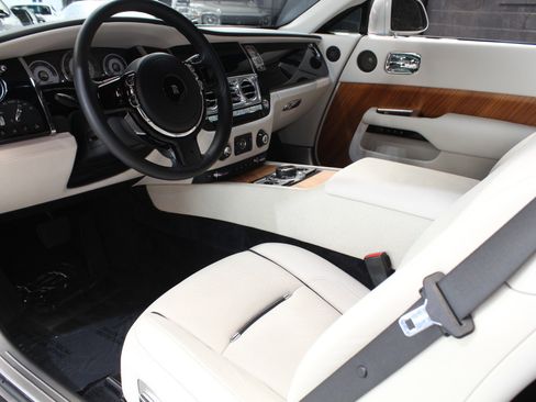 Used 2014 Rolls-Royce Wraith RWD image 45