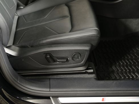 Certified 2022 Audi Q3 2.0T Premium w/ Convenience Package image 10