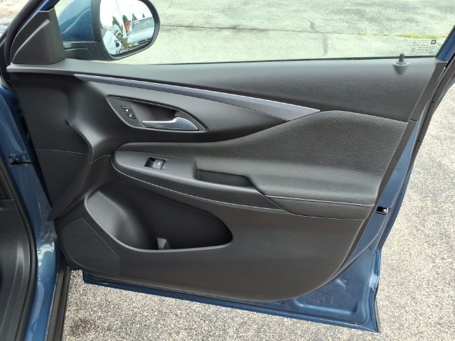 New 2026 Buick Envista Sport Touring w/ Convenience I Package FWD image 24