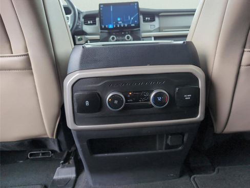 Used 2024 Ford Expedition Max XLT image 34