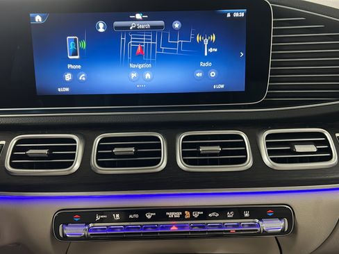 Used 2025 Mercedes-Benz GLE 450e 4MATIC image 21