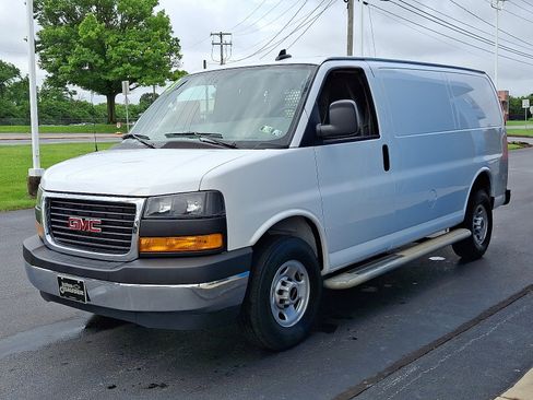 Used 2023 GMC Savana 2500 w/ Driver Convenience Package image 3