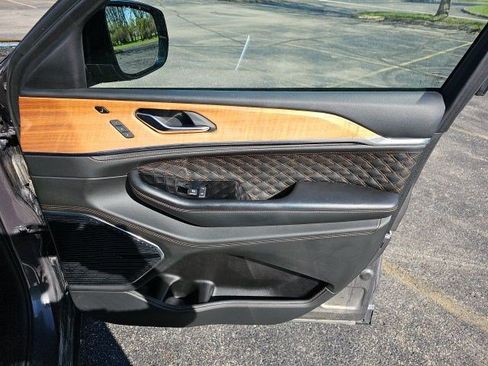 Used 2024 Jeep Grand Cherokee L Summit image 13