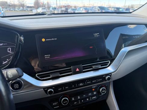 Certified 2022 Kia Niro EX Premium image 18