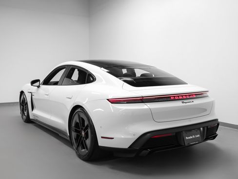 New 2026 Porsche Taycan image 3