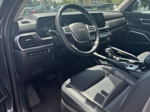 Used 2025 Kia Telluride S FWD image 14
