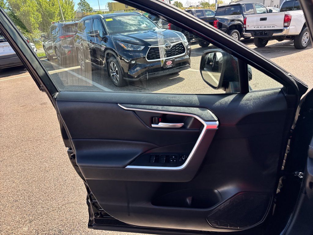 Used 2024 Toyota RAV4 XLE w/ Convenience Package AWD/4WD image 35