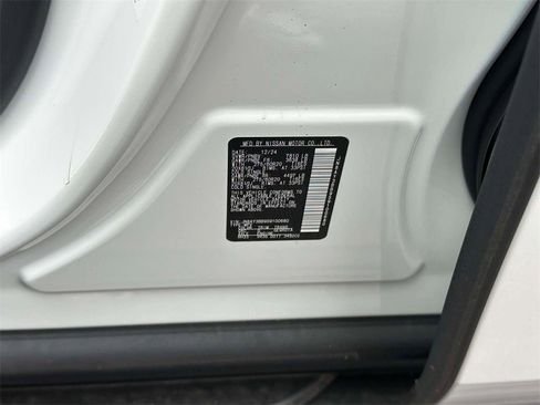 New 2025 Nissan Armada SL w/ Captain's Chari Seat Package image 20