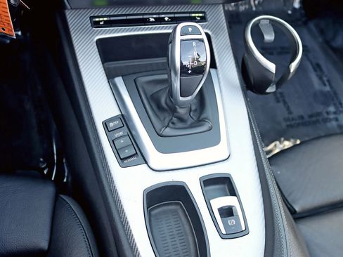 Used 2011 BMW Z4 sDrive35is image 24