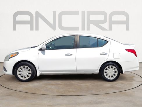 Used 2017 Nissan Versa SV FWD image 9