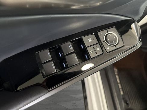 Certified 2025 Lexus IS 300 F Sport image 25