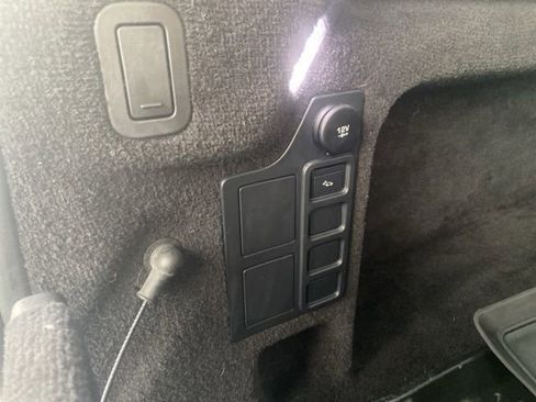 Used 2019 Land Rover Discovery HSE image 20