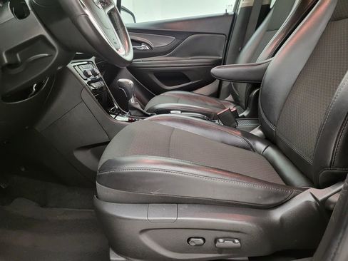 Used 2019 Buick Encore Preferred image 2