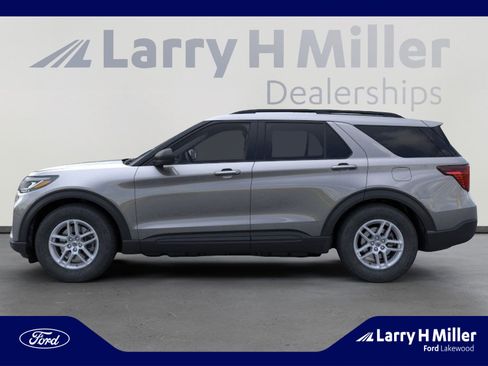 New 2026 Ford Explorer Active image 3