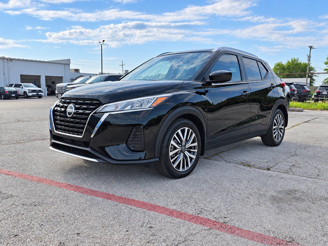Used 2023 Nissan Kicks SV FWD image 3